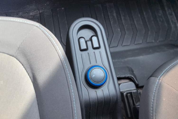 Used Wuling Hongguang MINIEV 2020 Zizai Version Lithium-NMC Gear Lever