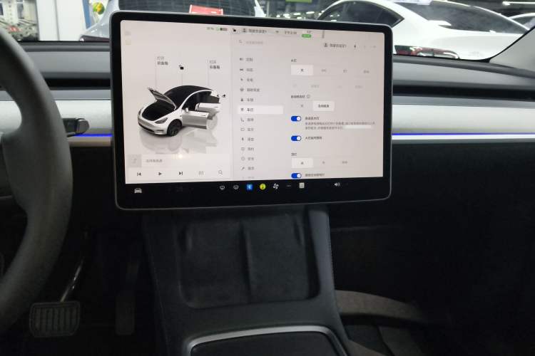 Used Tesla Model Y 2023 Long-Range All-Wheel-Drive Version
