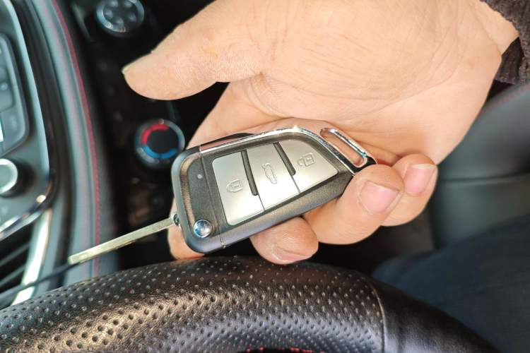 Used Chevrolet Monza 2019 RS 330T Automatic Comfort Edition China VI Standard
