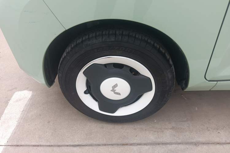 Used Wuling Hongguang MINIEV 2021 Macaron Premium Model – Lithium Iron Phosphate Left Front Wheel Hub