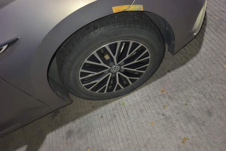 Used Volkswagen Sagitar 2020 280TSI DSG Comfort Version China VI Standard Right Front Wheel Hub