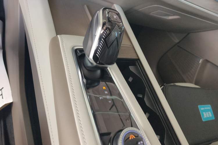 Used Roewe RX9 2023 2.0T Two-Wheel Drive Enjoyment Version