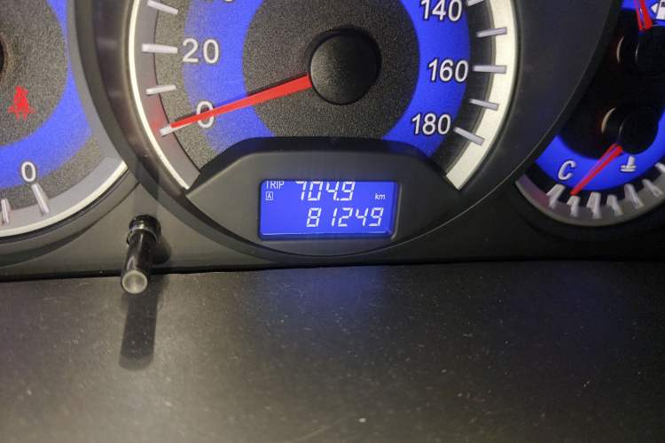 Used Suzuki Wagon R X5 2013 Revised Version 1.4L VVT Cruise Edition Odometer Close Up