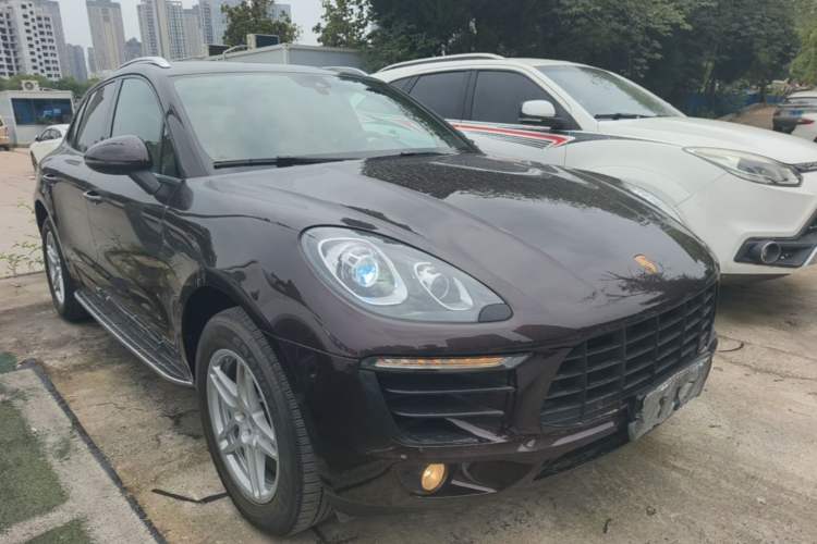 Used Porsche Macan 2017 Macan 2.0T Front Right 45 Deg