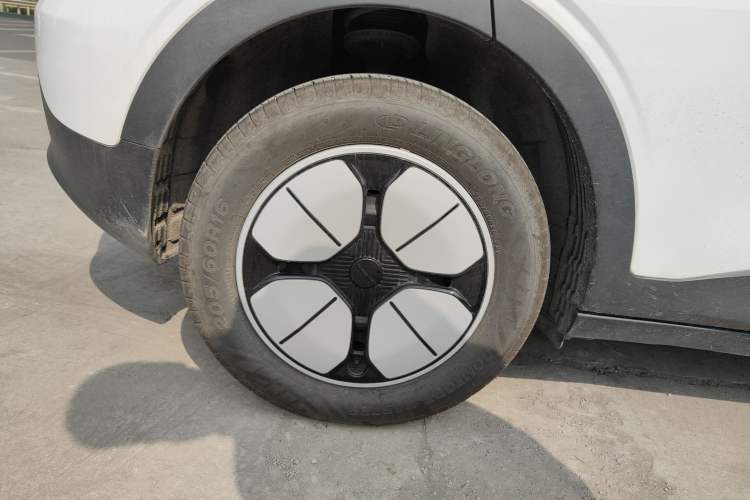 Used Geely Galaxy Geome 2025 310km Youth Edition Right Rear Wheel Hub