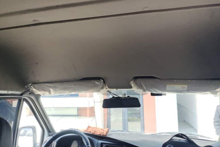 Used JMC Transit 2019 2.8T Commercial Version Long Wheelbase Mid-Roof 8-Seater Rear Single Tire China VI Emission Standard JX493
