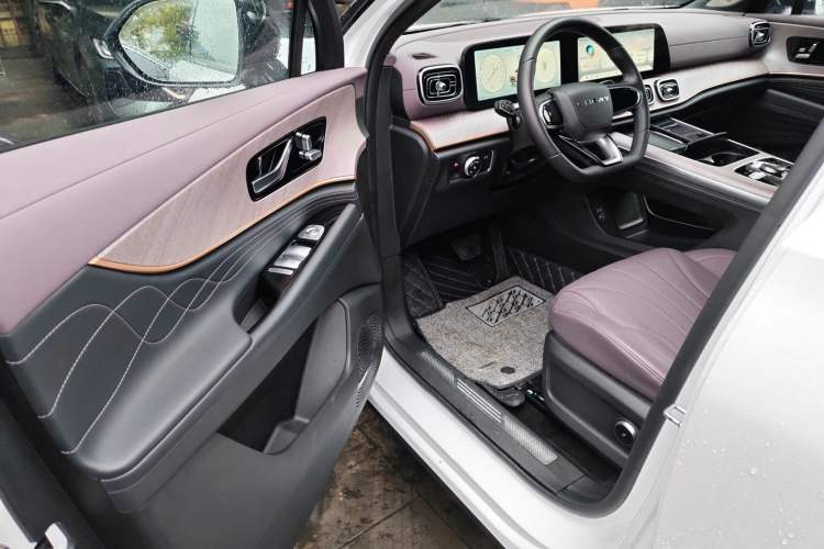 Used Chery Tiggo 9 2025 2.0T Automatic Two-Wheel Drive Luxury Edition 5 Seats