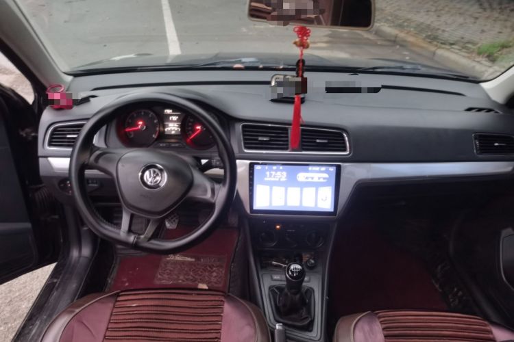 Used Volkswagen Lavida 2015 1.6L Manual Fashion Edition Center Console