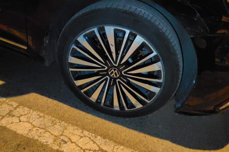 Used Volkswagen Passat 2020 Revised Version 330TSI Luxury Edition China VI Standard