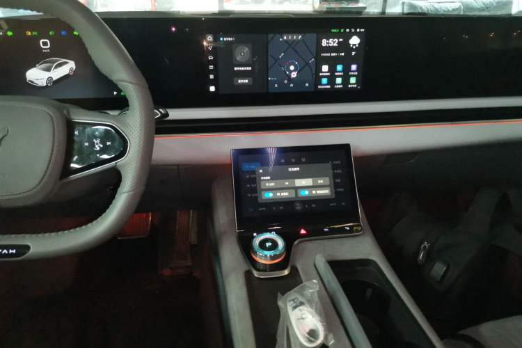 Used VOYAH PASSION 2023 Four-Wheel Drive Long-Range Version
