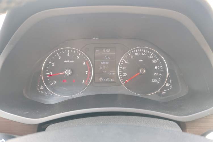 Used FAW Senya R7 2017 1.6L Manual Luxury Model
