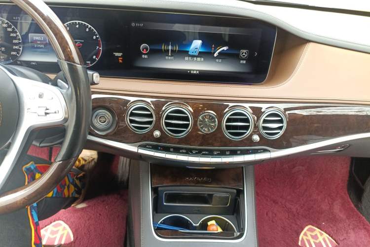 Used Mercedes-Benz Maybach S-Class 2018 S 450 4MATIC Audio And AC Panel