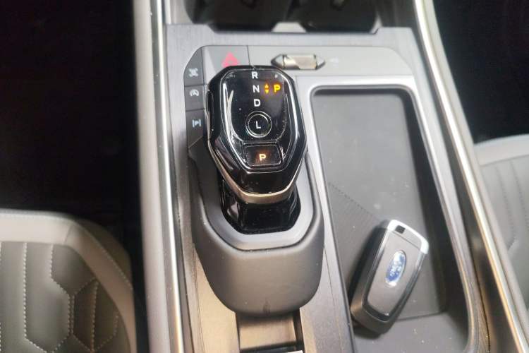 Used Ford Edge 2023 Ford Explorer L 2.0T EcoBoost Two-Wheel Drive 7-Seater Luxury Model Gear Lever