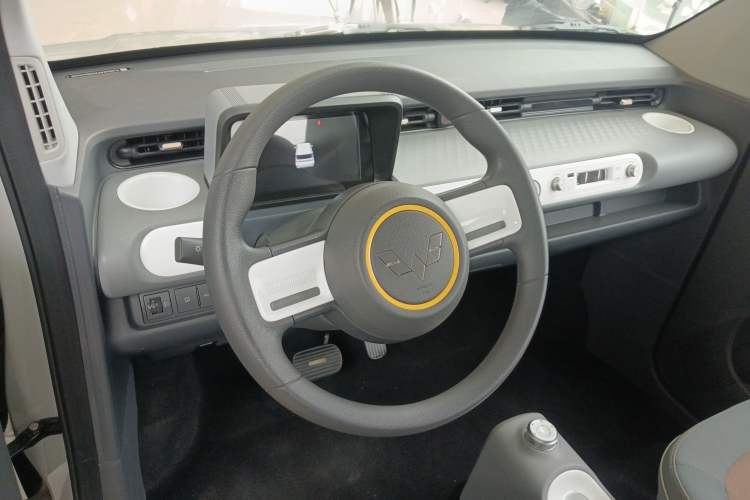 Used Wuling Hongguang MINIEV 2022 GAMEBOY 300km Play Edition Lithium Iron Phosphate Steering Wheel