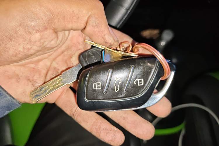 Used Roewe Clever 2021 302 km New Four-Seater Super-Efficient Version