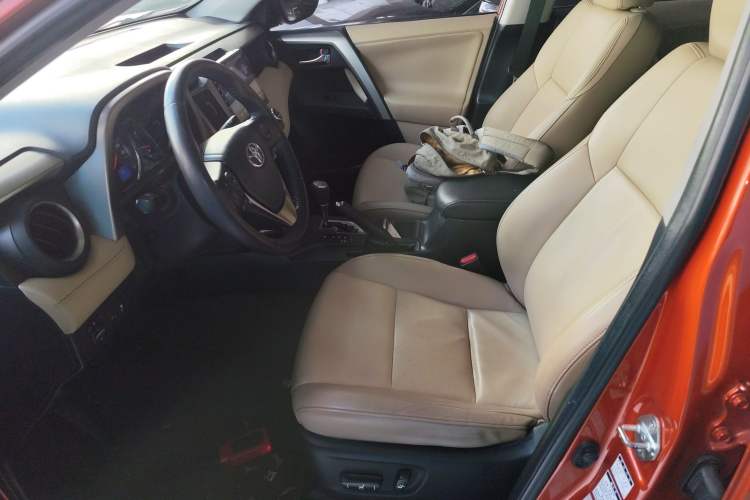 Used Toyota RAV4 2015 2.0L CVT Four-Wheel Drive New Edition