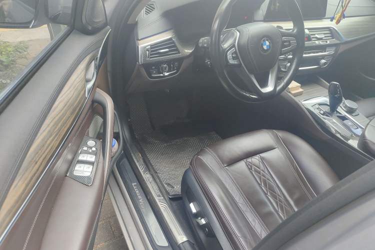 Used BMW 5 Series 2019 530Li Luxury Edition Premium Package
