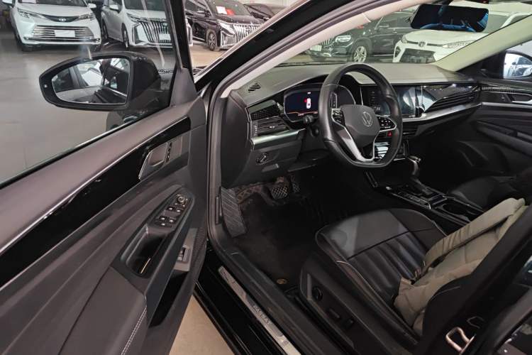 Used Volkswagen Passat 2023 Revised 330TSI Elite Edition Driver Seat