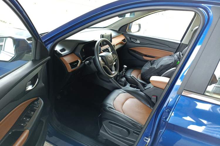 Used Wuling Hongguang S3 2018 1.5T Manual Luxury Model China V Standard
