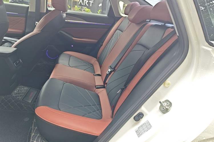 Used CHANGAN Eado 2023 Changan Edition PLUS Blue Whale NE 1.4T GDI DCT Prestige Version