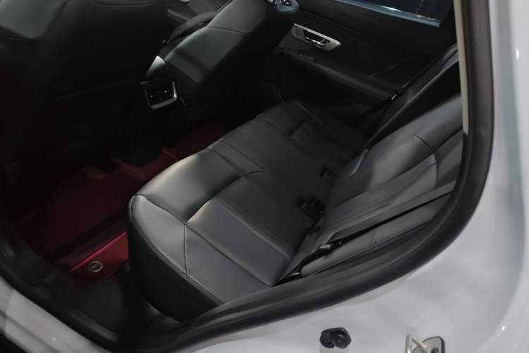 Used Dongfeng Aeolus Huge 2022 Mach Power 1.5T DareDrive Edition · Smart Left Rear Seat