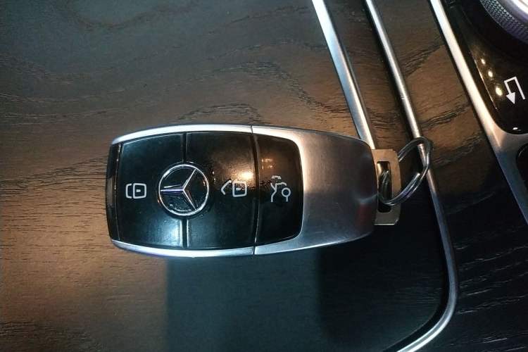 Used Mercedes-Benz E-Class 2018 E 200 Sport Edition Vehicle Key