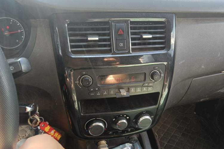 Used Wuling Rongguang V 2016 1.2L Standard Version