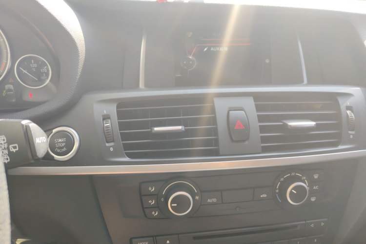 Used BMW X3 2016 sDrive20i Audio And AC Panel