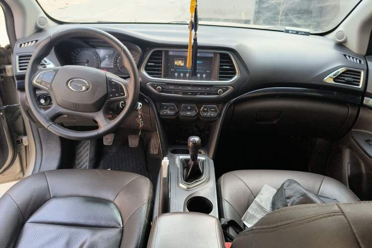 Used GAC Trumpchi GS4 2016 235T Manual Luxury Edition Center Console