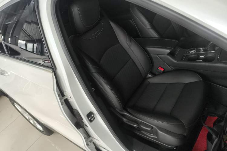 Used Cadillac XT4 2018 28T Two-Wheel Drive Tech Version