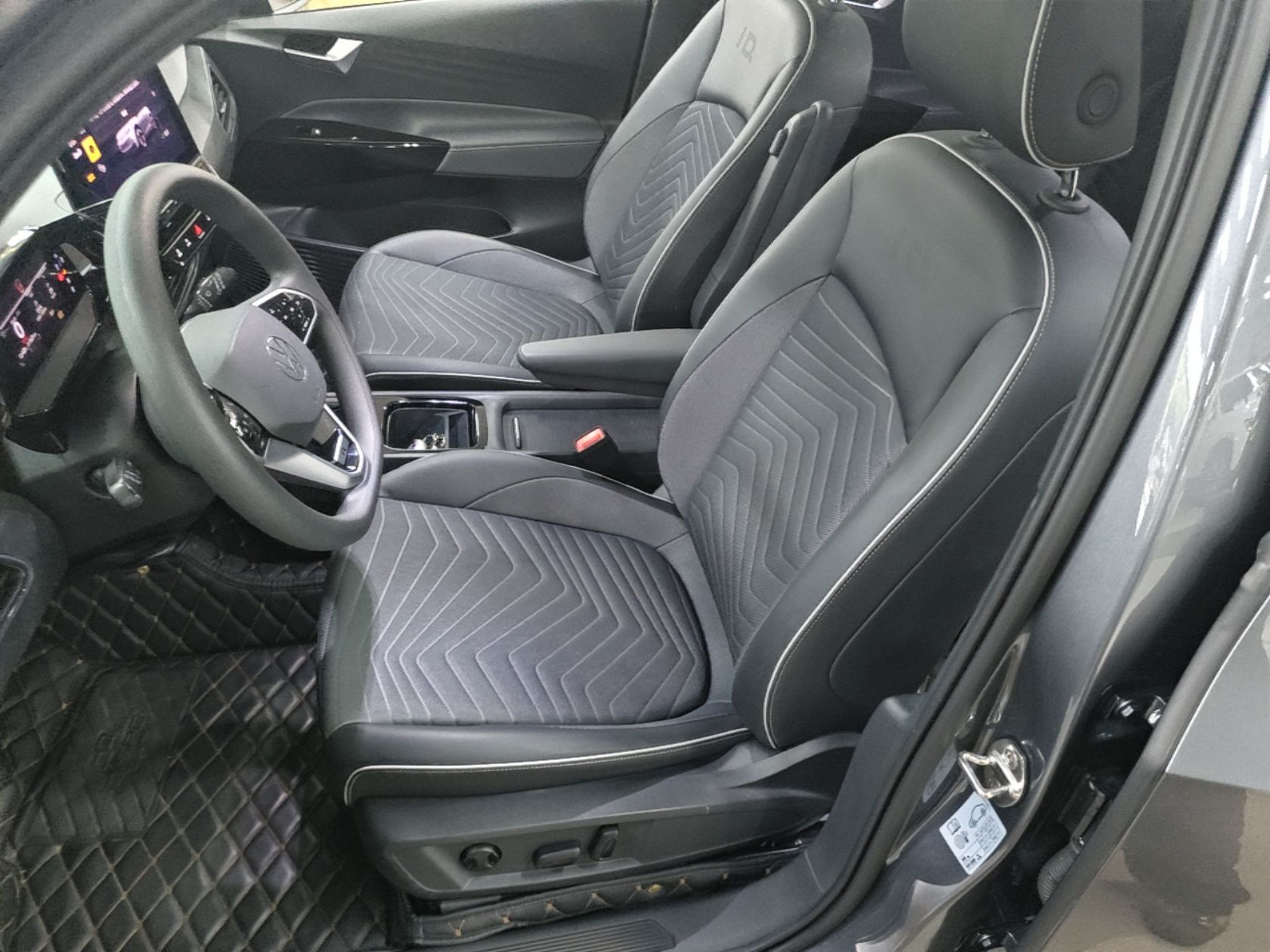 Vordere Reihe im Auto