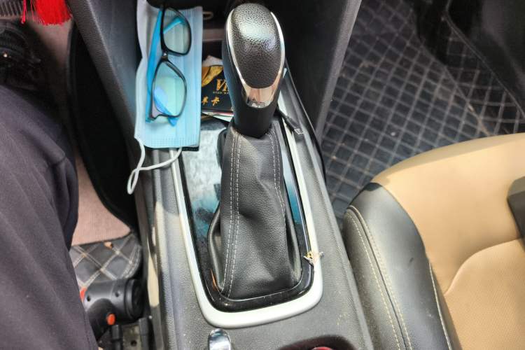 Used Chevrolet Monza 2020 320 Automatic Enjoyment Edition Gear Lever