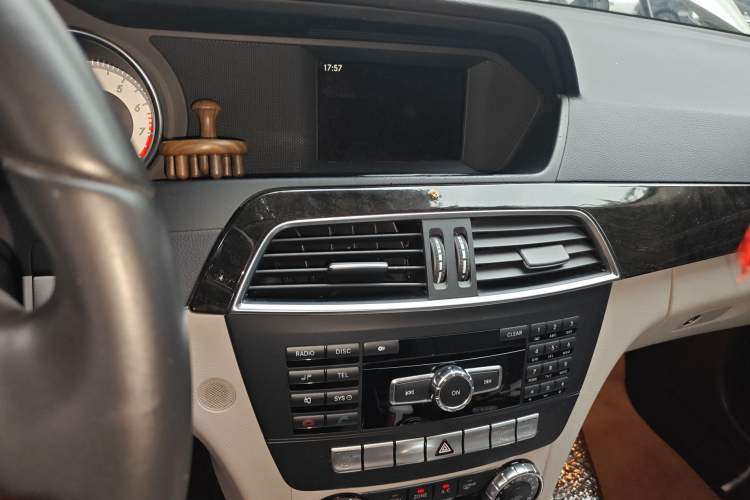 Used Mercedes-Benz C-Class 2011 C 200 CGI Fashion Model