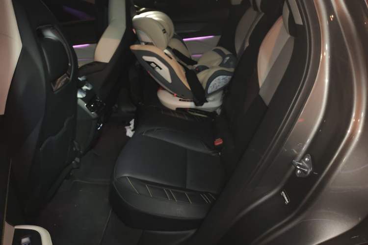 Used Lynk & Co 05 2020 2.0TD Two-Wheel Drive Shine Halo