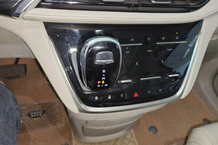 Used Buick GL8 2022 ES Landtrek 653T Comfort Edition