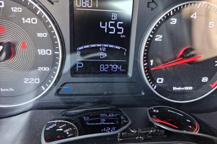 Used MG ZS 2018 1.5L Automatic Luxury Internet Edition China V Standard