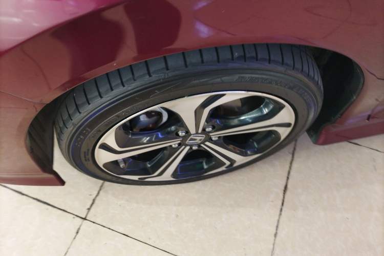 Used Honda Jade 2017 210 TURBO CVT Luxury Edition 5 Seats Left Front Wheel Hub