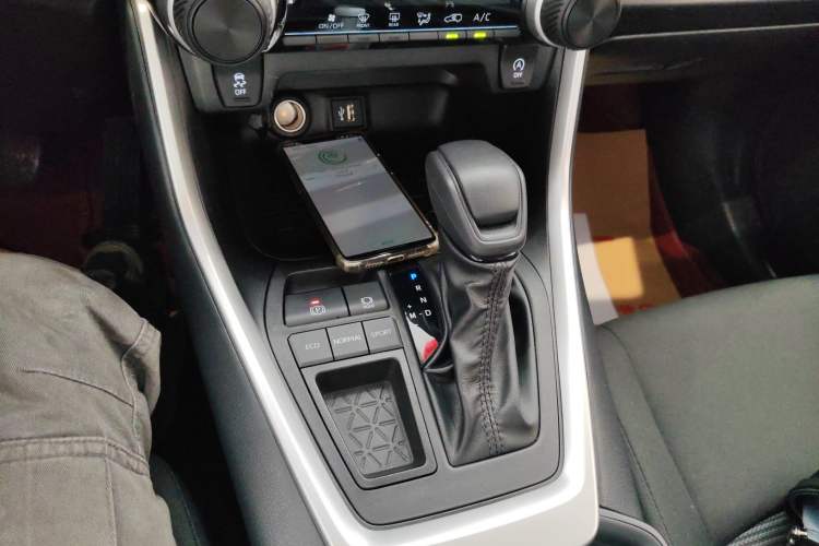 Used Toyota Wildlander 2024 2.0L CVT Two-Wheel Drive Leading Edition
