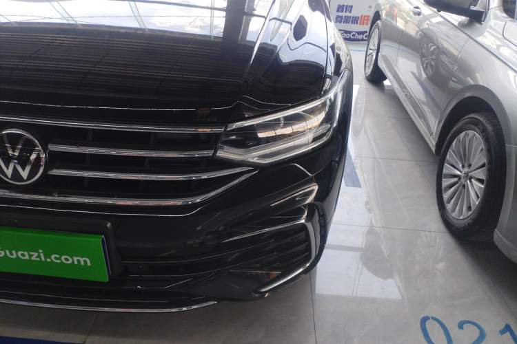 Used Volkswagen Tiguan L 2023 Restyled 330TSI Automatic Two-Wheel Drive R-Line Enhanced Comfort Version