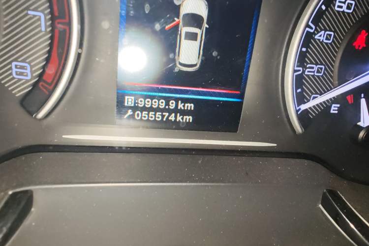 Used Dongfeng Aeolus AX7 2016 2.0L Manual Zhiyi Trim Odometer Close Up