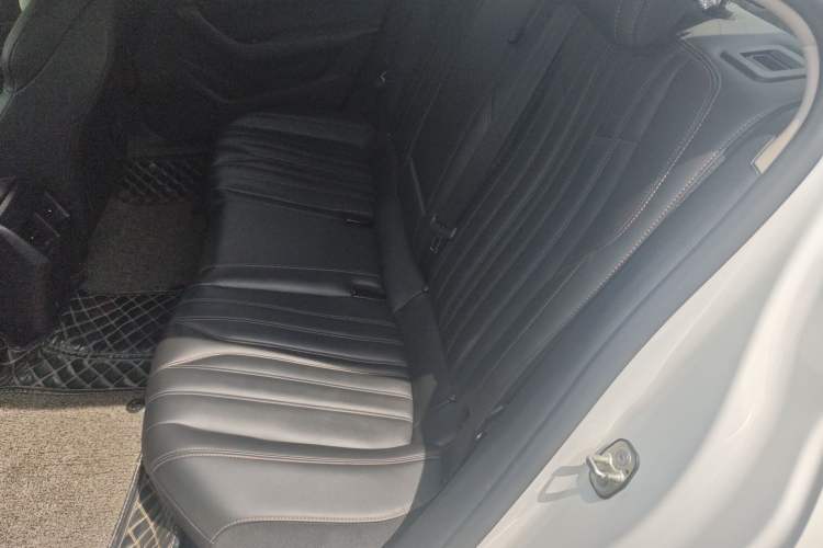 Used Peugeot 508 2019 508L 400THP PureTech Driving Control Version China VI Standard Left Rear Seat