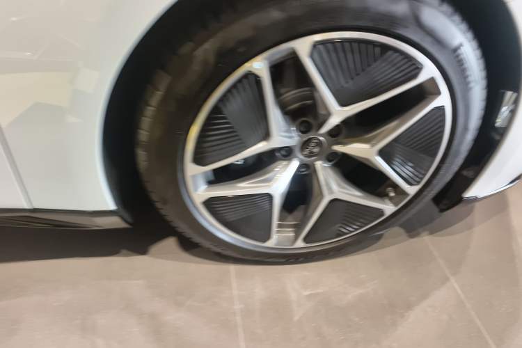 Used Lotus EMEYA 2025 600 Touring Edition
