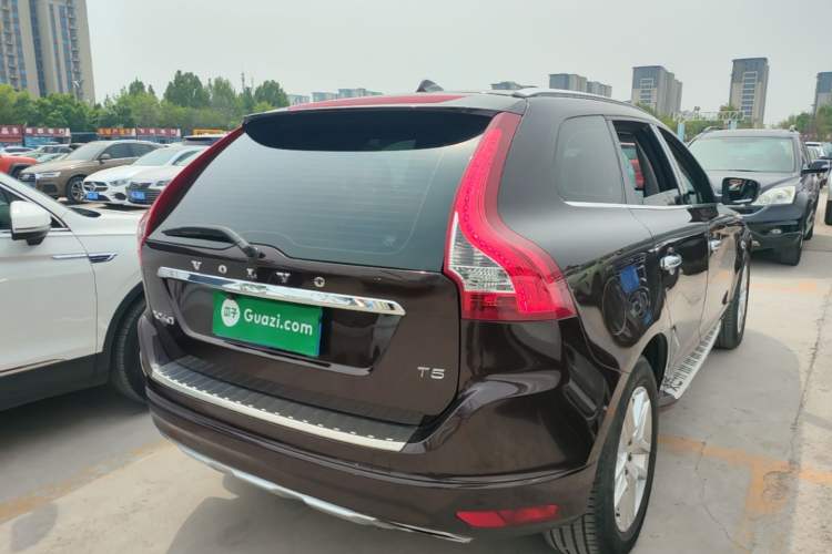 Used Volvo XC60 2017 T5 Smart Upgrade Edition Rear Right 45 Deg