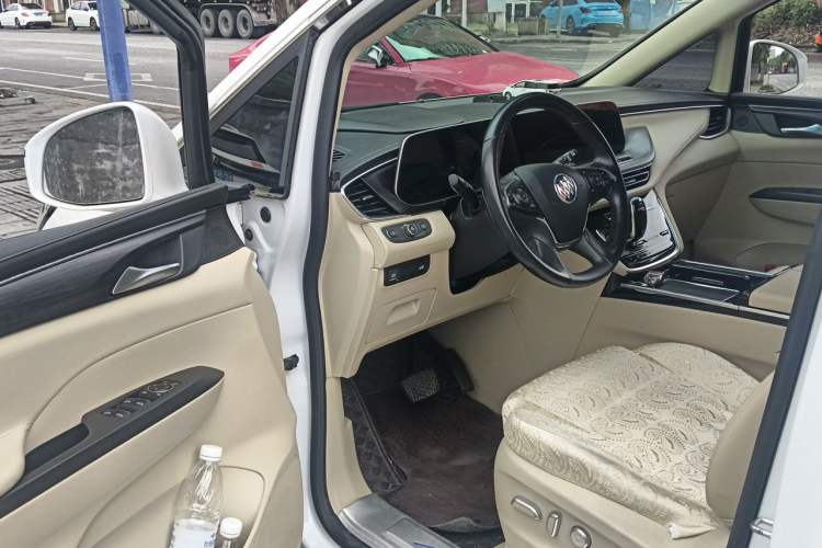 Used Buick GL8 2022 ES Landtrek 653T Luxury Edition