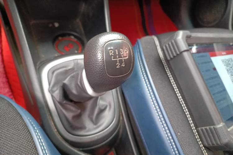 Used Kia K2 2012 Sedan 1.4L MT GLS Commemorative Edition