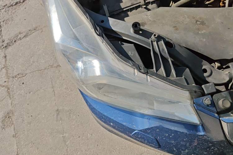 Used Subaru Forester 2013 2.5i Automatic Luxury Edition Right Front Headlight