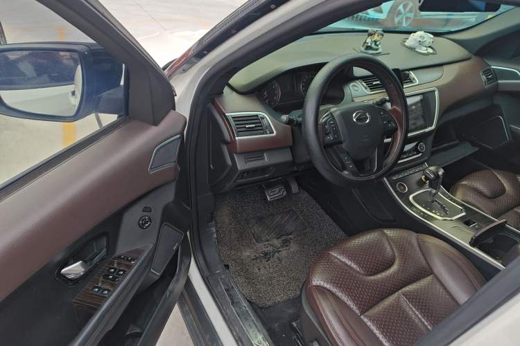 Used Land X7 2015 2.0T Panoramic Prestige Edition
