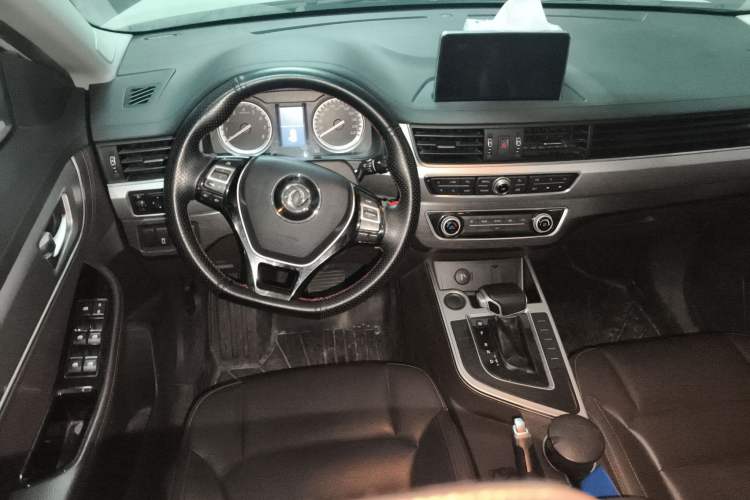 Used FORTHING Joyear X5 2017 1.6L CVT Luxury Model Center Console