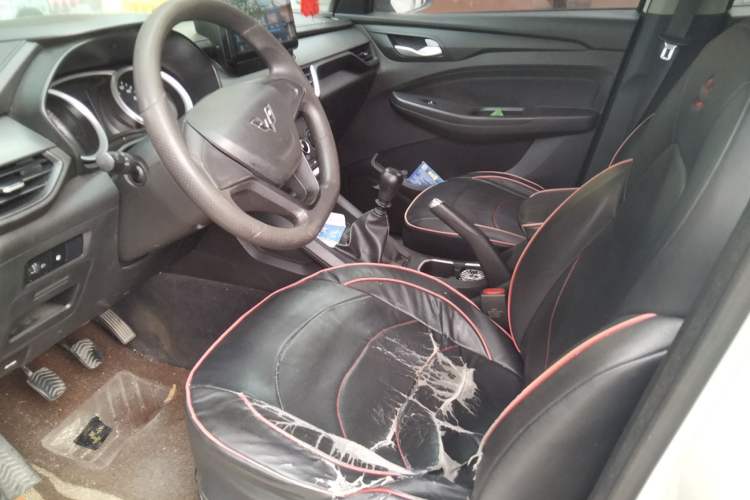 Used Wuling Hongguang S3 2019 1.5L Manual Standard Version China VI Standard