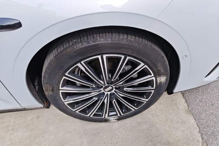 Used Geely Galaxy 8 2025 130km EM-i Flagship Edition Right Front Wheel Hub